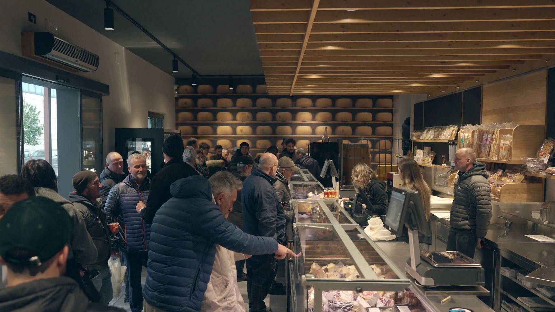 Latteria San Pietro, spaccio prodotti a Goito, vendita prodotti stagionati